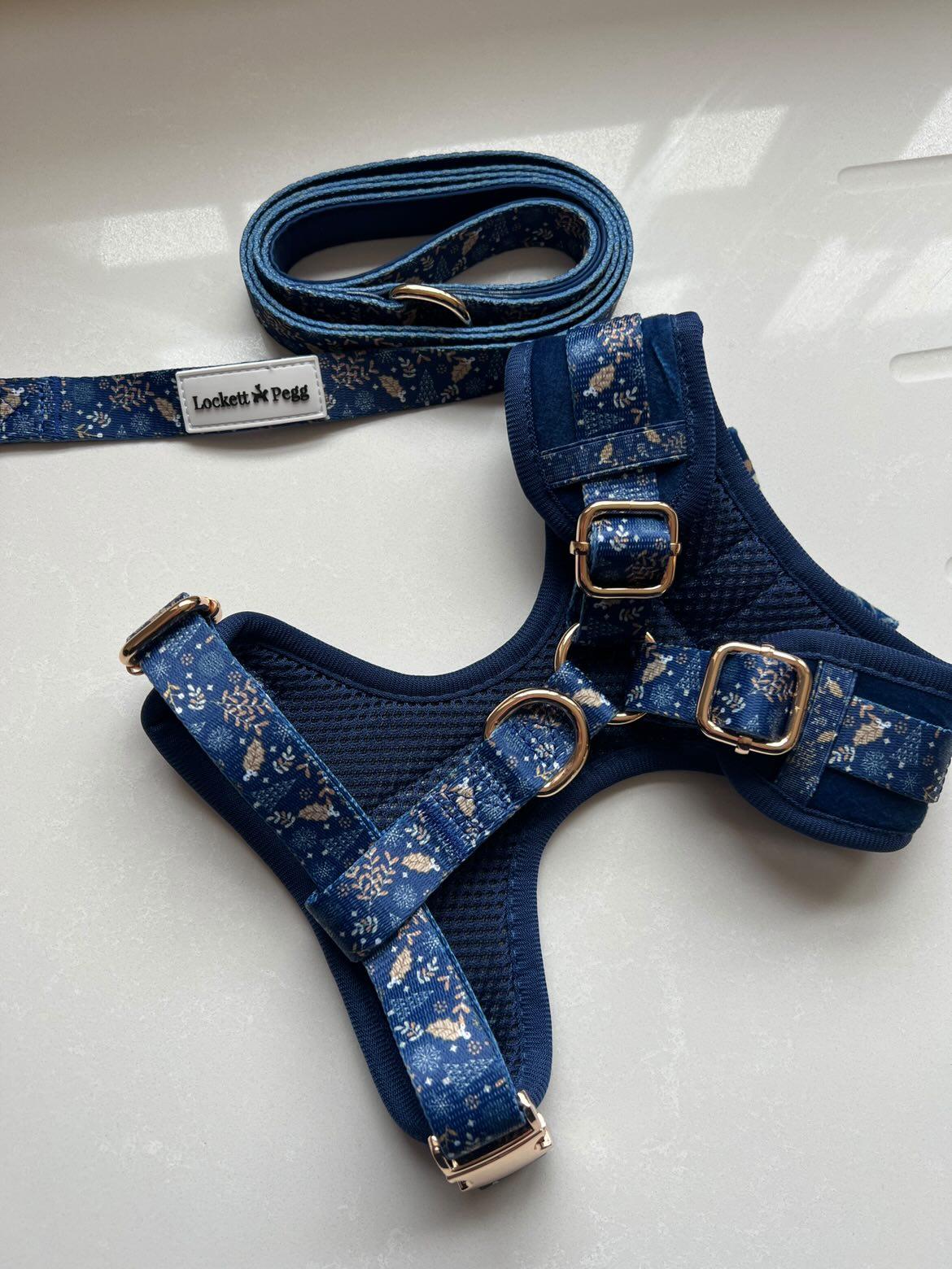 Under the Mistletoe adjustable harness